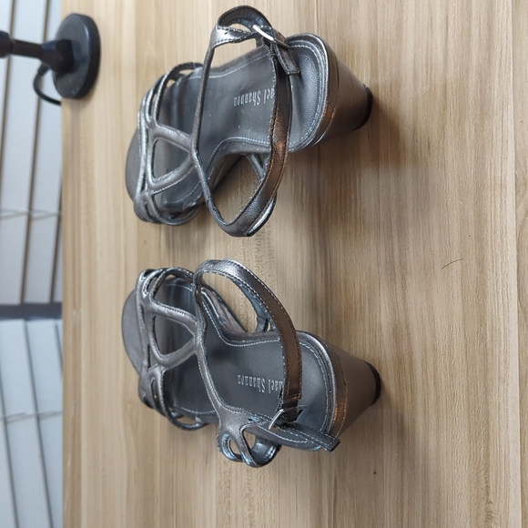 Michael Shannon sandals Silver size 7 - Picture 3 of 4